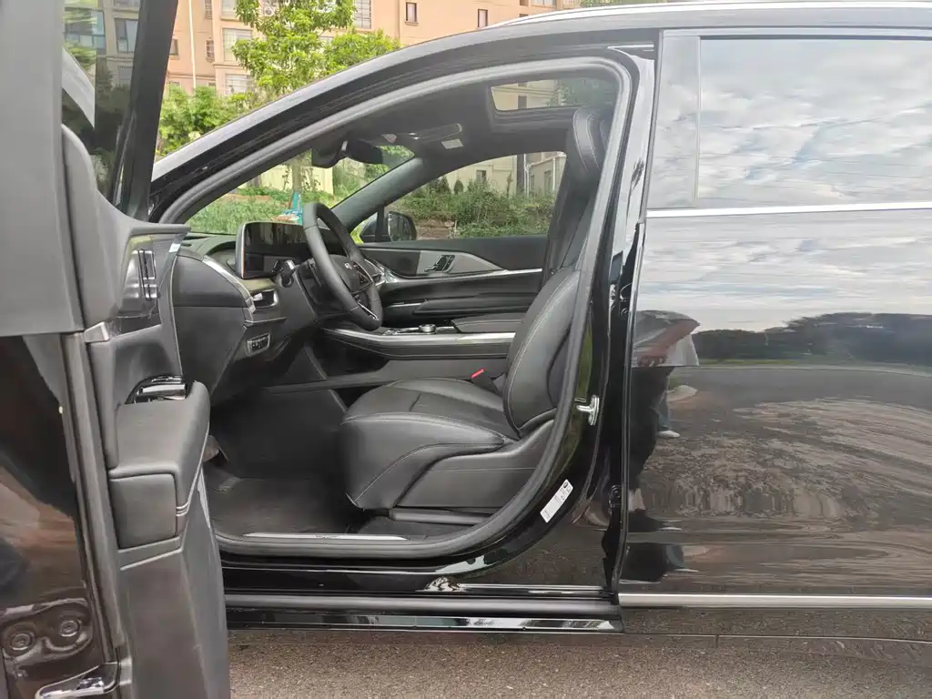 Cadillac XT5 — миниатюра 4