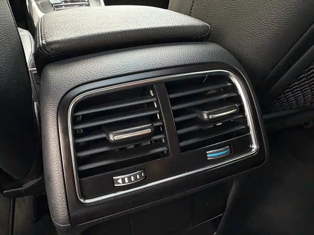 Audi A4L — миниатюра 15