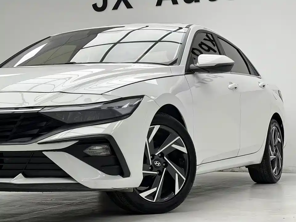 Hyundai Elantra — миниатюра 5