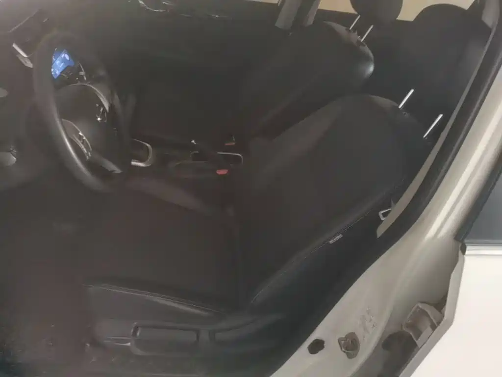 Nissan Tiida — миниатюра 15