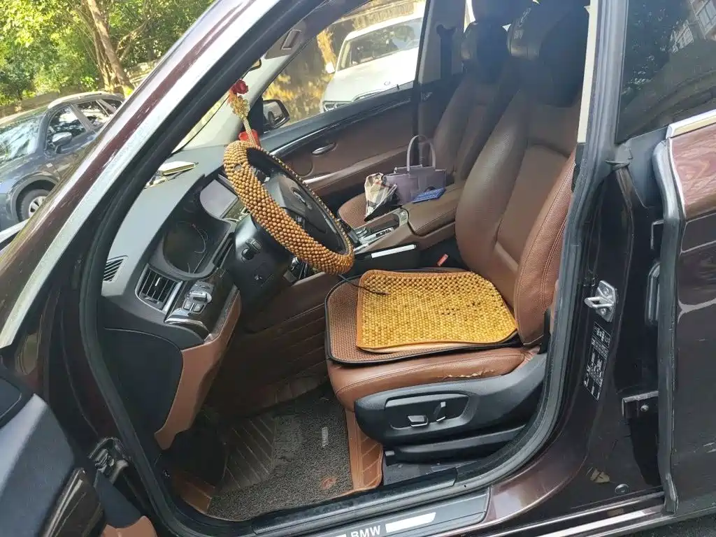 BMW 5 Series GT — миниатюра 8