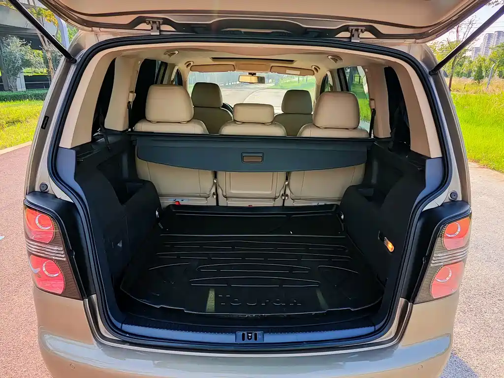 Volkswagen Touran — миниатюра 7