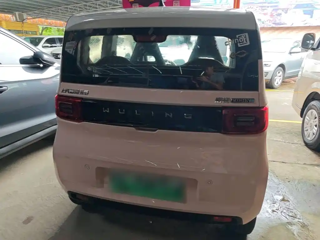 Wuling MINIEV — миниатюра 6