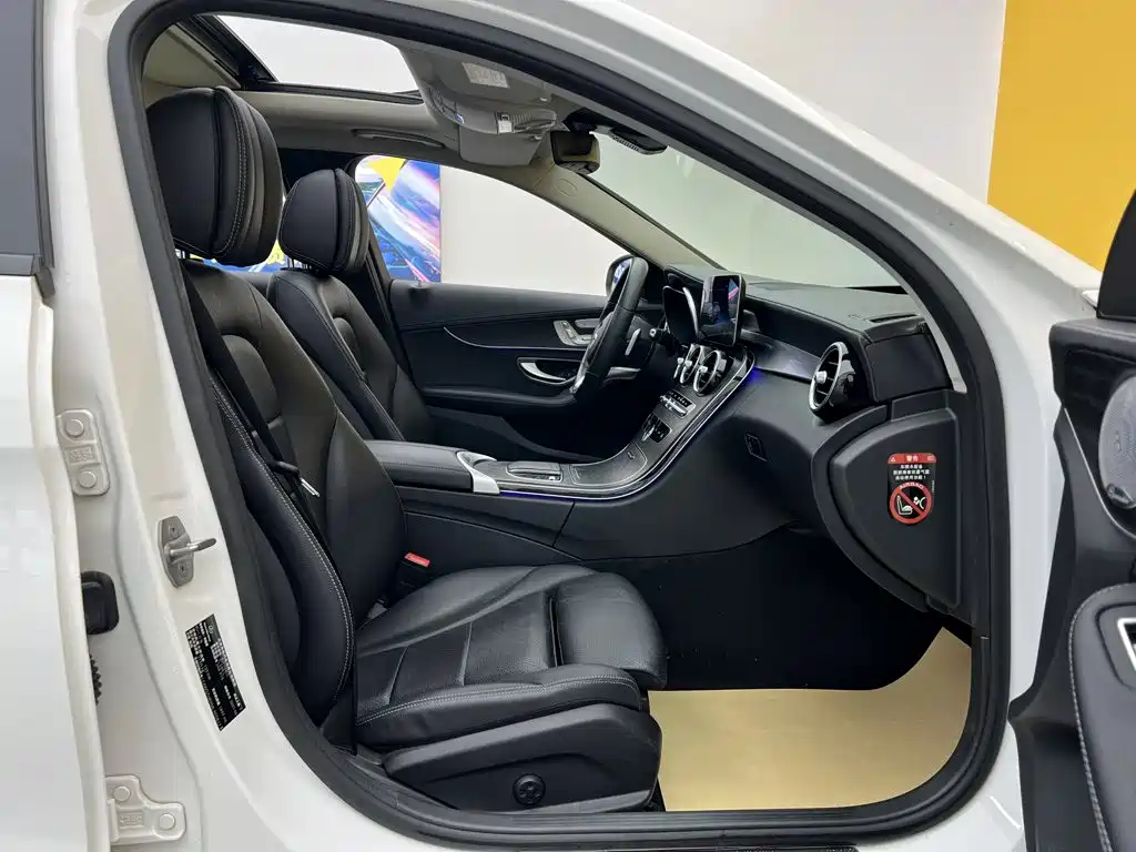 Mercedes-Benz C-Class — миниатюра 16