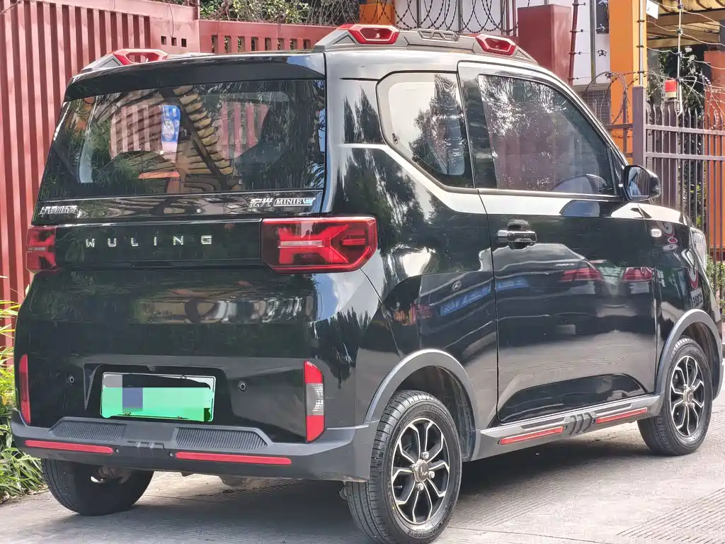 Wuling MINIEV — миниатюра 6