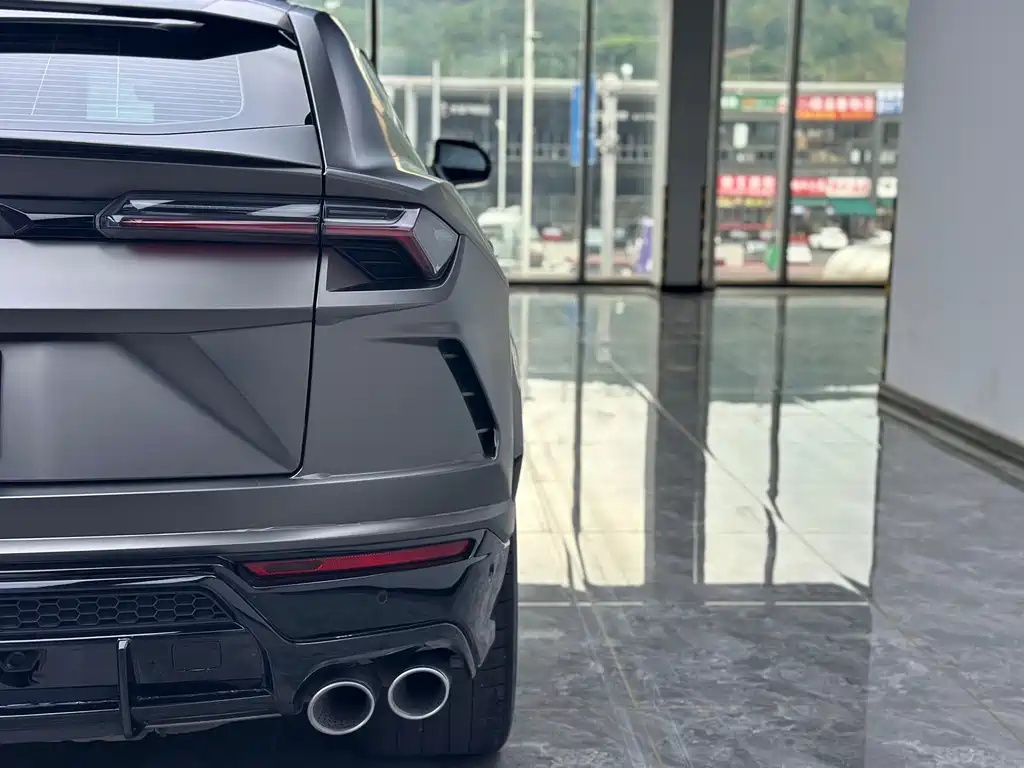 Lamborghini Urus — миниатюра 14
