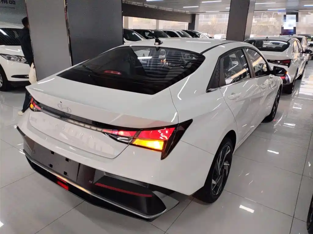 Hyundai Elantra 2023 1.5L CVT GLX Elite