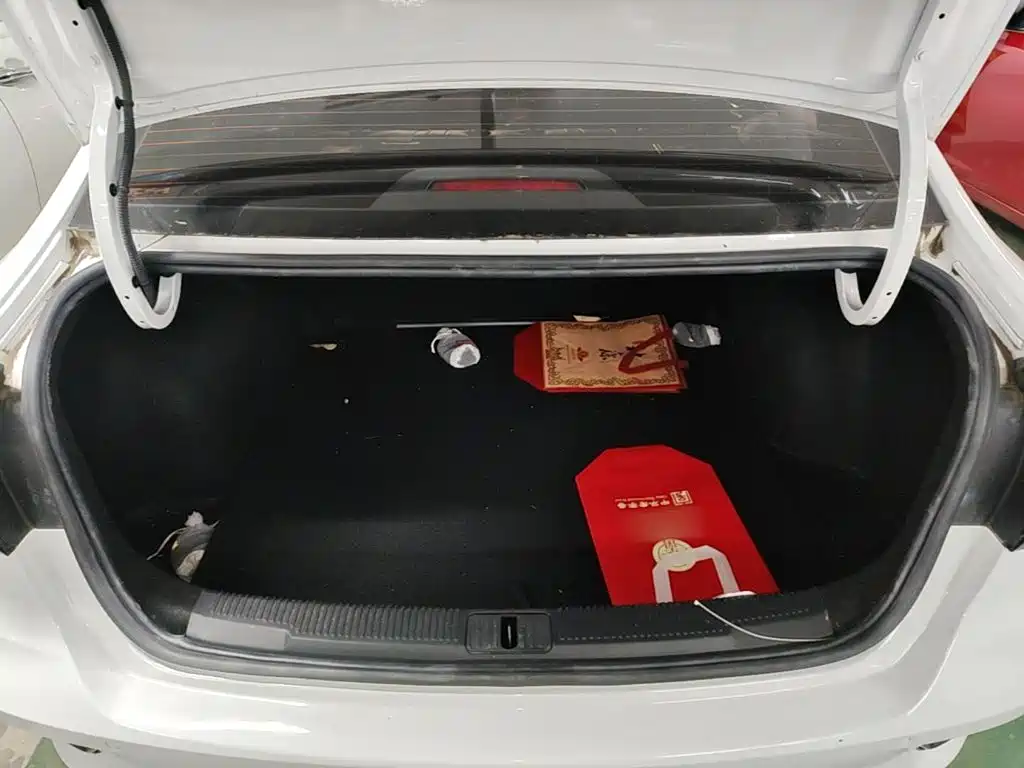 Roewe i5 — миниатюра 19