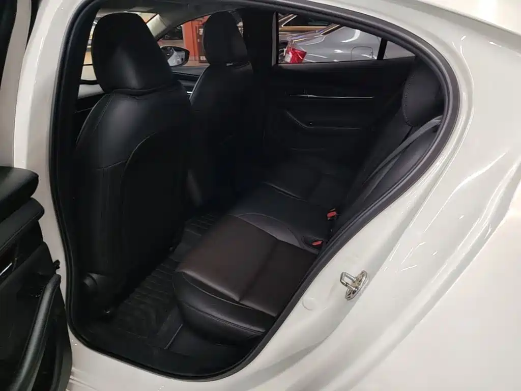 Mazda 3 Axela — миниатюра 17