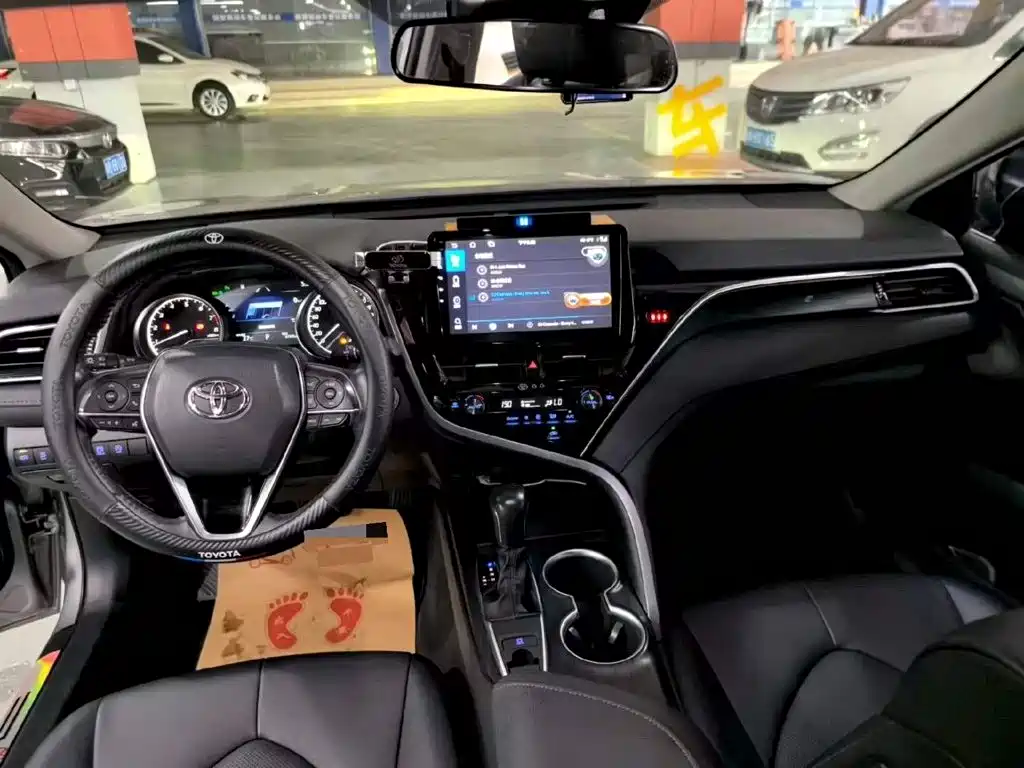 Toyota Camry — миниатюра 6