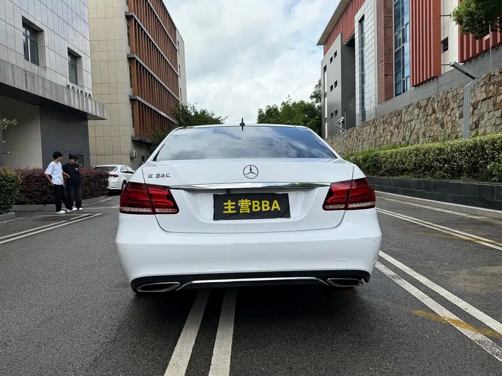 Mercedes-Benz E-Class — миниатюра 19