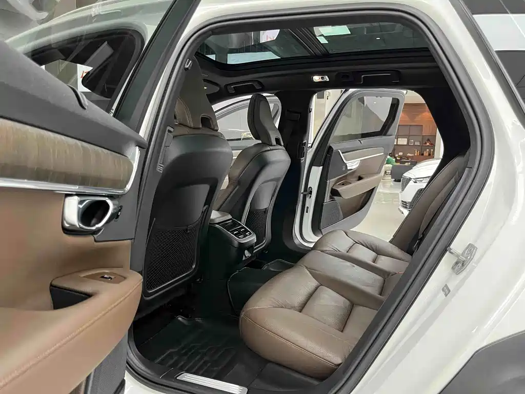 Volvo V90 — миниатюра 10