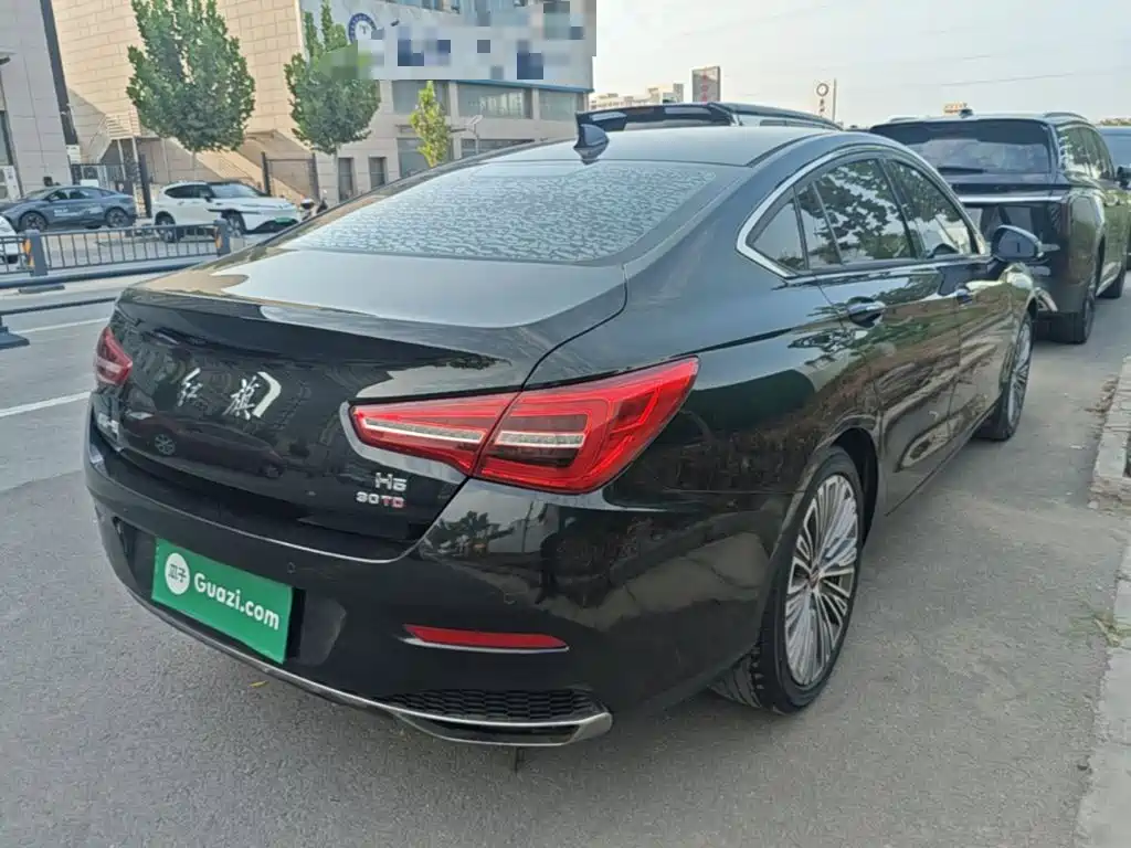 Hongqi Hongqi H5 — миниатюра 7