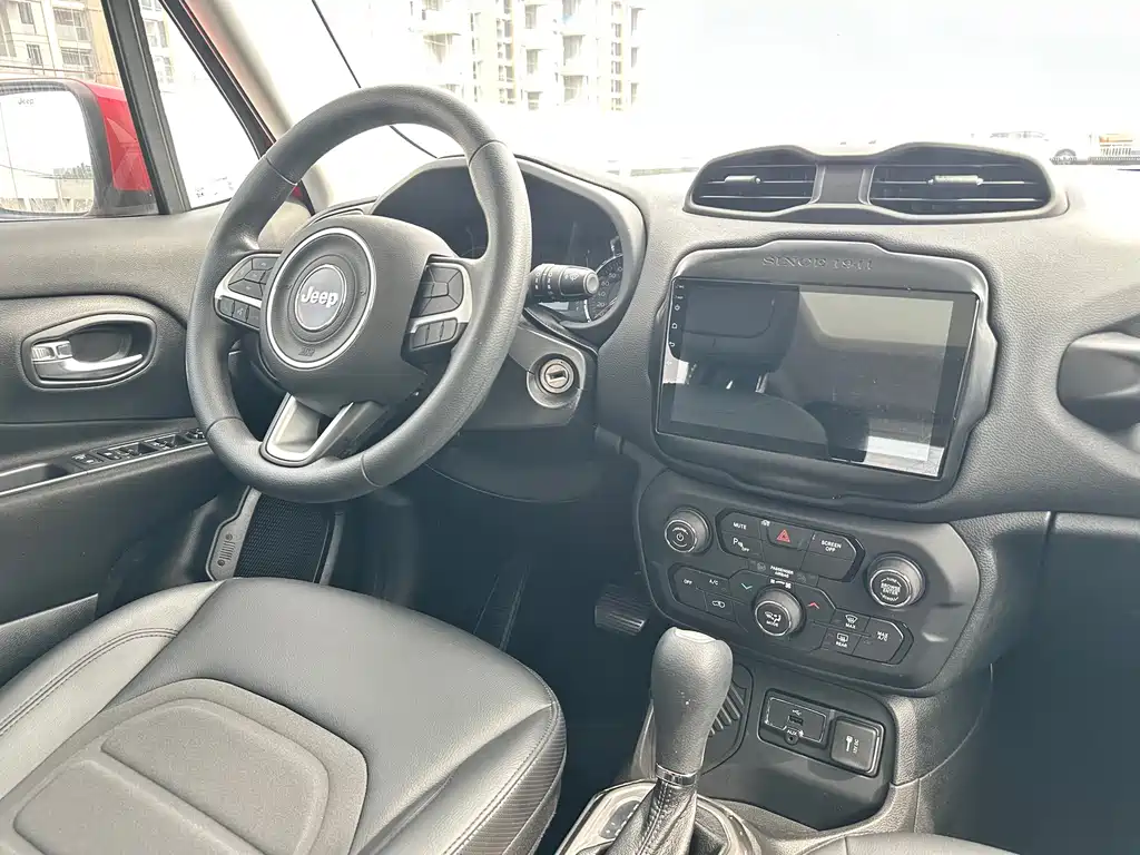 Jeep Renegade — миниатюра 10
