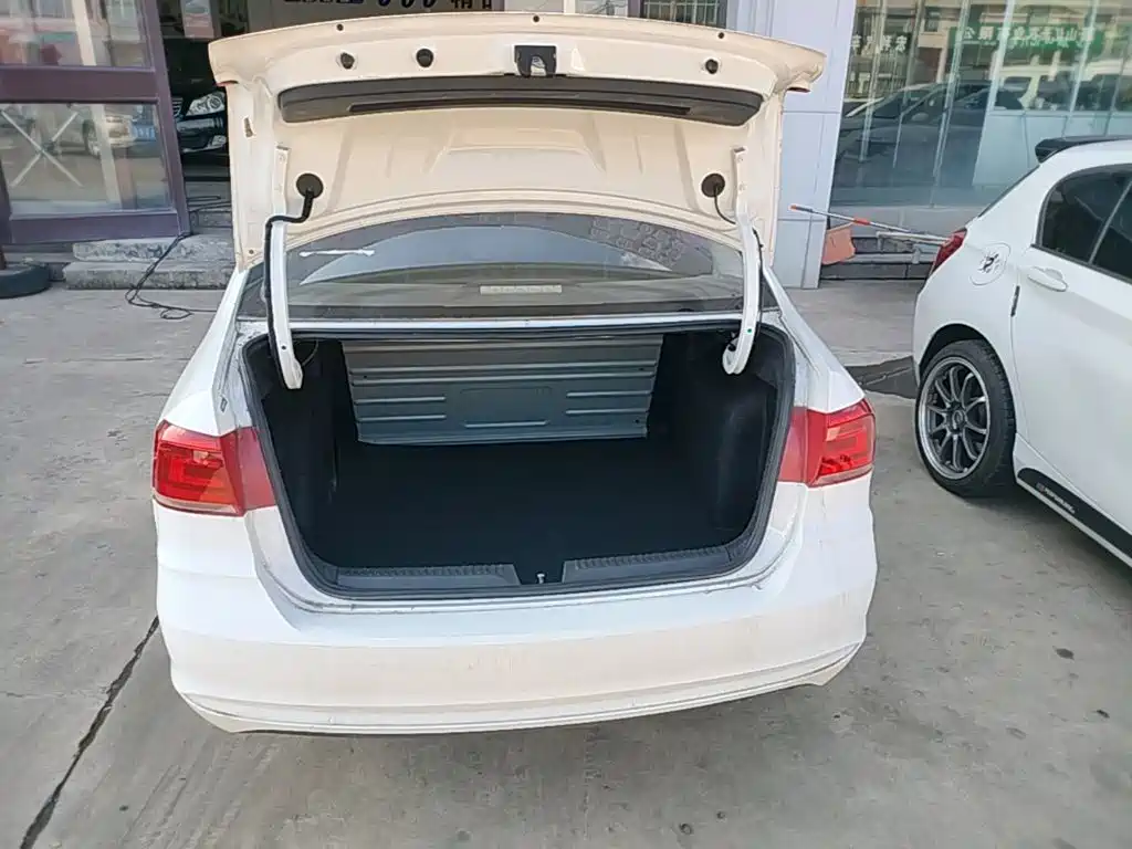 Volkswagen Santana — миниатюра 19