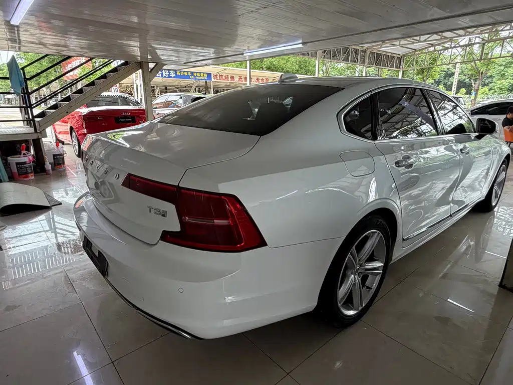 Volvo S90 2019 T5