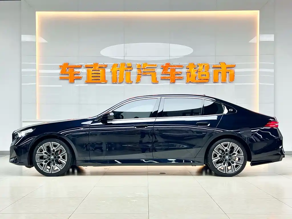 BMW 5 Series — миниатюра 4