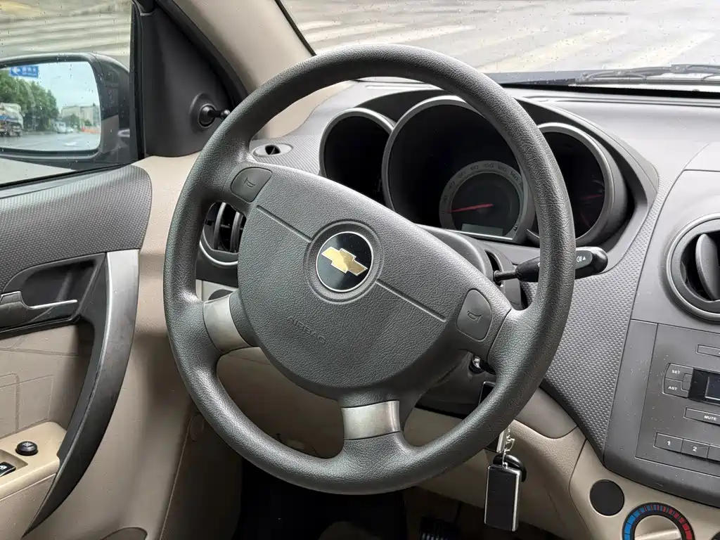 Chevrolet Lova — миниатюра 8
