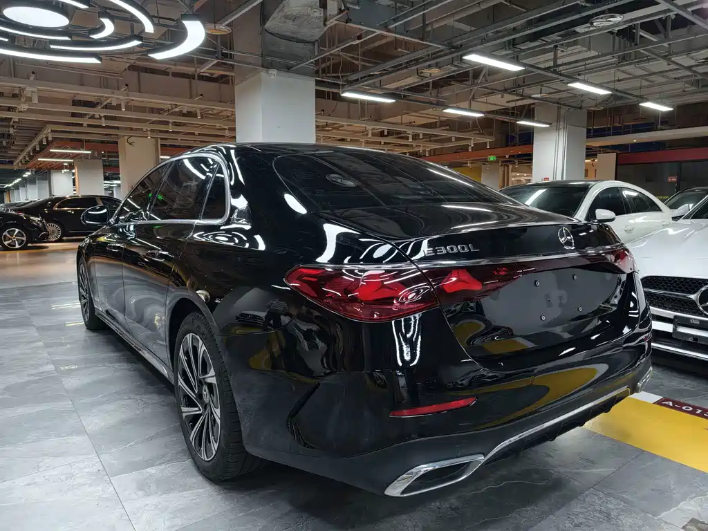 Mercedes-Benz E-Class — миниатюра 15