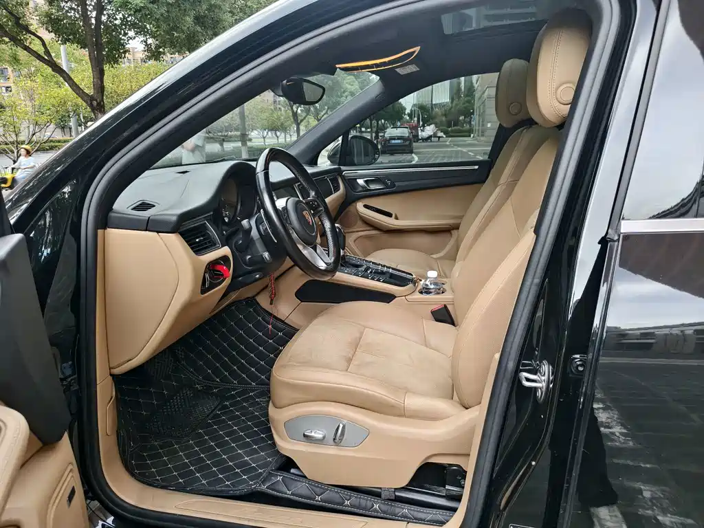 Porsche Macan — миниатюра 7