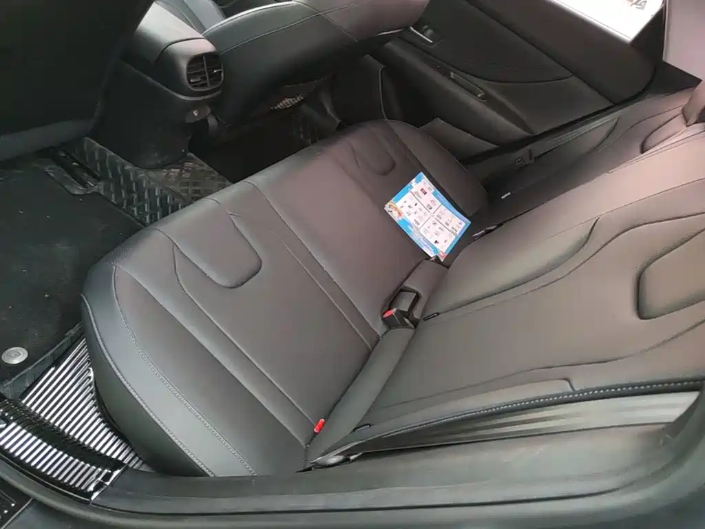 Hyundai Elantra — миниатюра 17