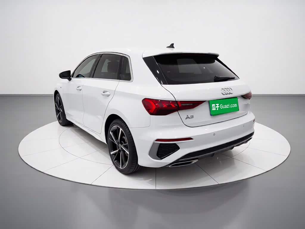Audi A3 1.4 л 2024 г. Белый, пробег 27200 км
