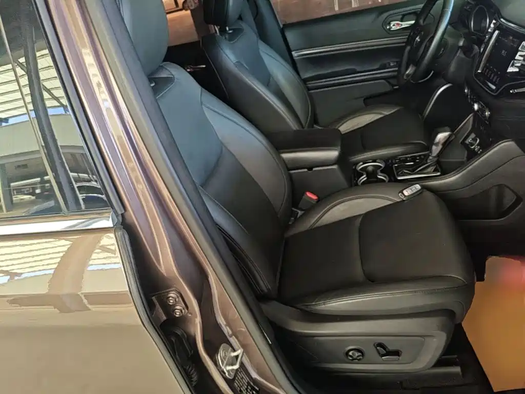 Jeep Commander — миниатюра 25