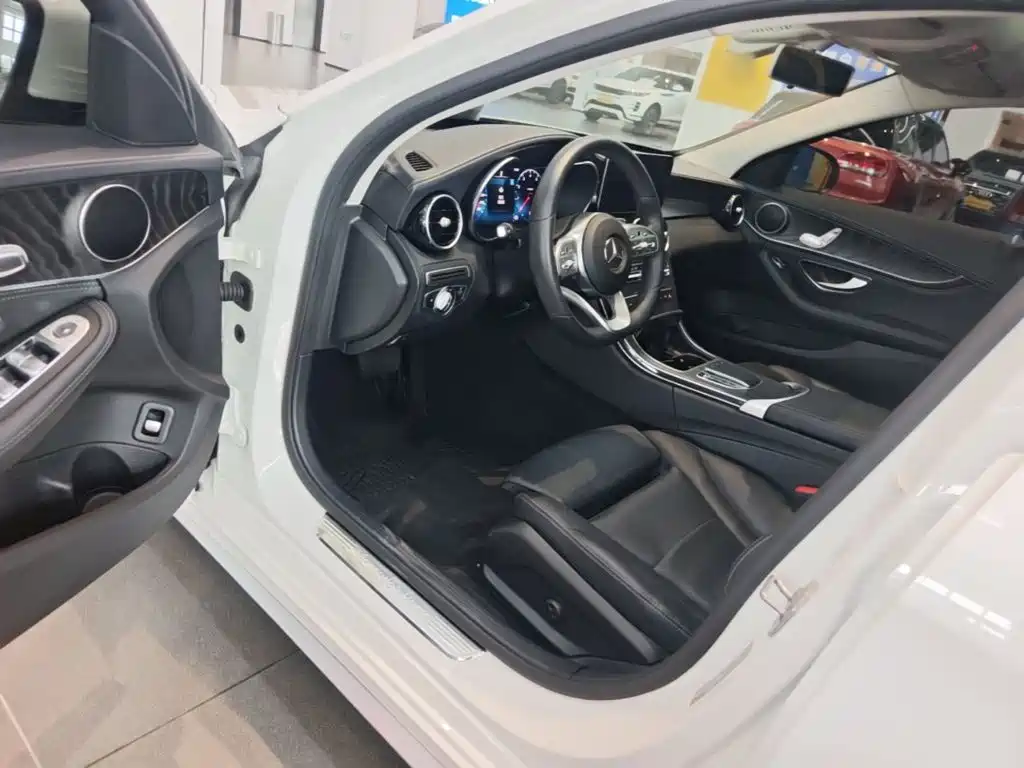 Mercedes-Benz C-Class — миниатюра 16