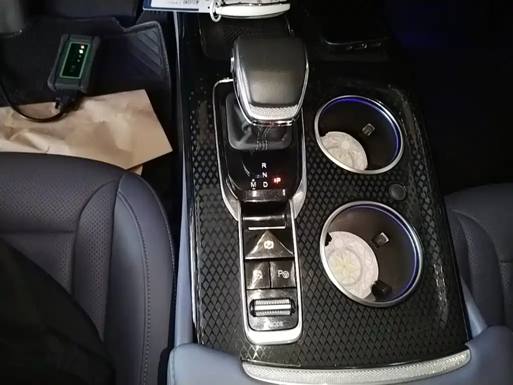 Hongqi Hongqi HS3 — миниатюра 14