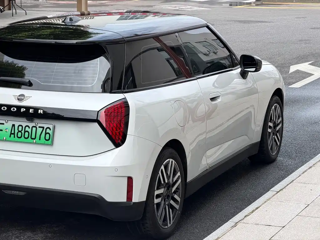MINI MINI COOPER EV — миниатюра 5