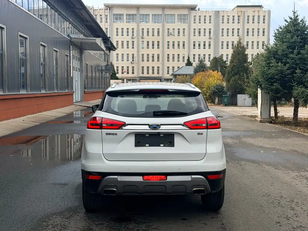 Geely Boyue — миниатюра 6