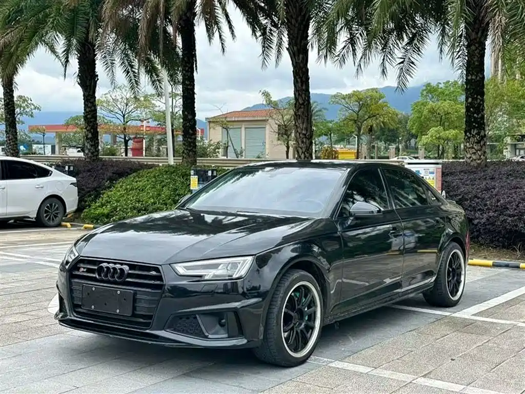 Audi A4L 2017 45 TFSI quattro Sport