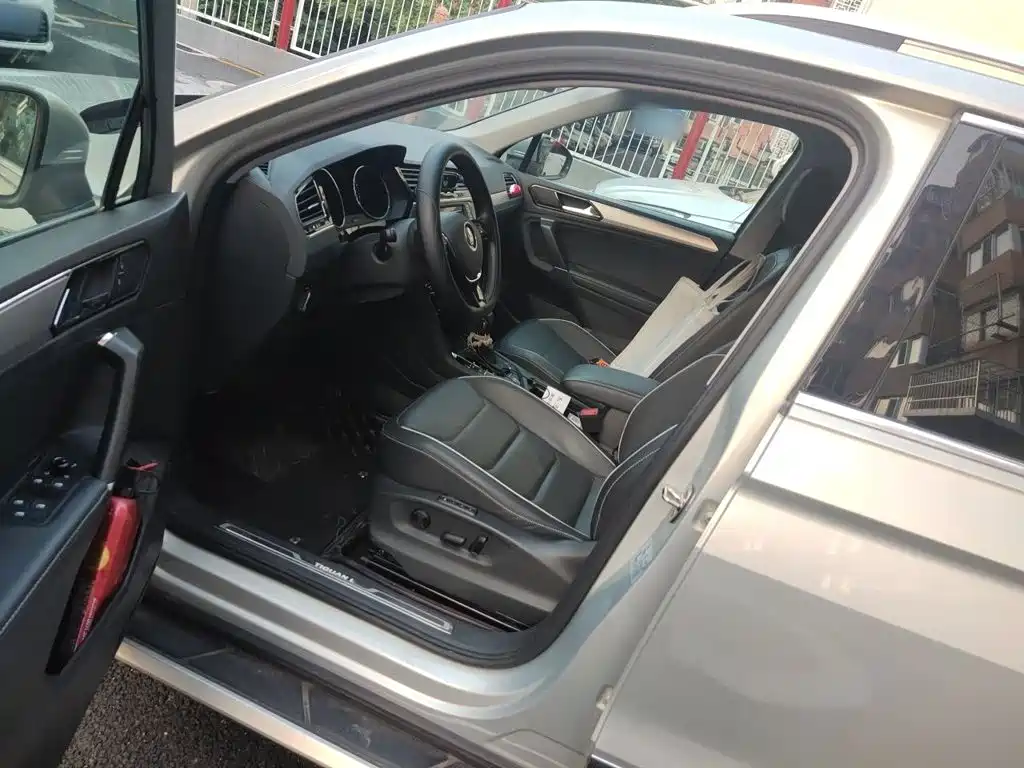 Volkswagen Tiguan L — миниатюра 21