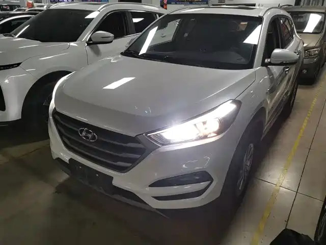 MODERN TUCSON 2017