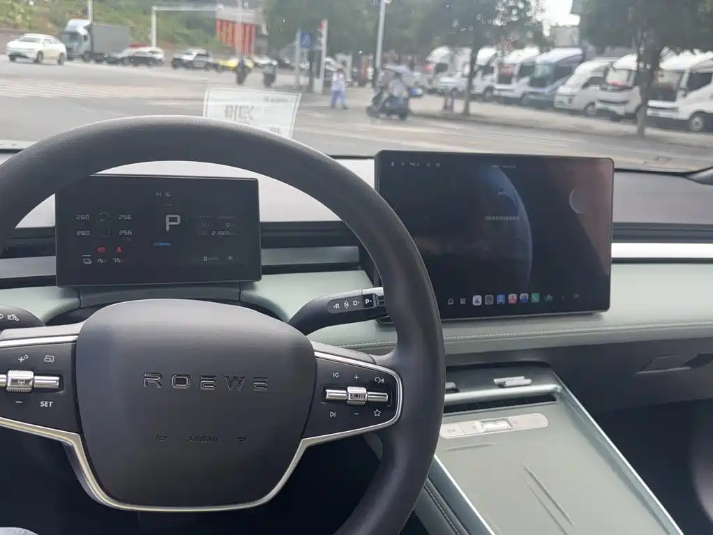 Roewe Young Wai D6 — миниатюра 7