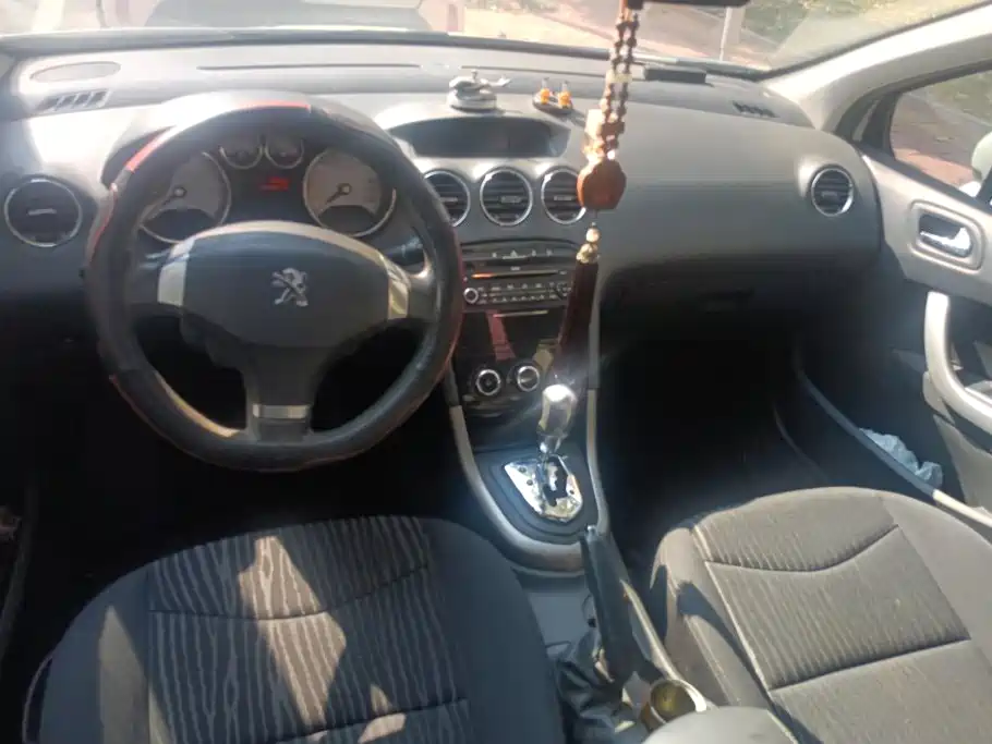 Peugeot 408 — миниатюра 12