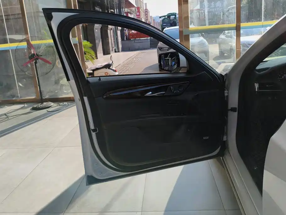Cadillac CT6 — миниатюра 7