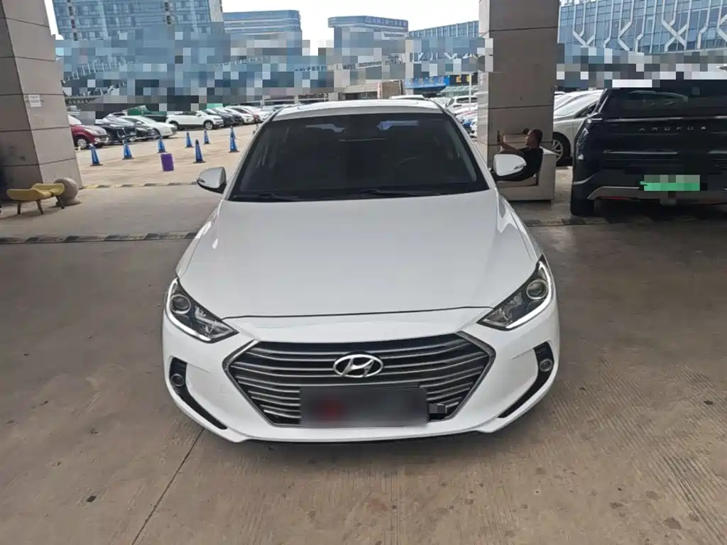 Hyundai Elantra — миниатюра 3