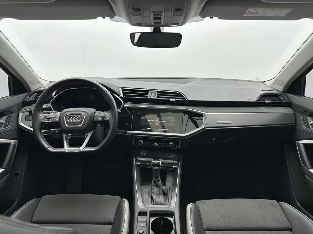 Audi Q3 2023 35 TFSI Fashion (1.4T)