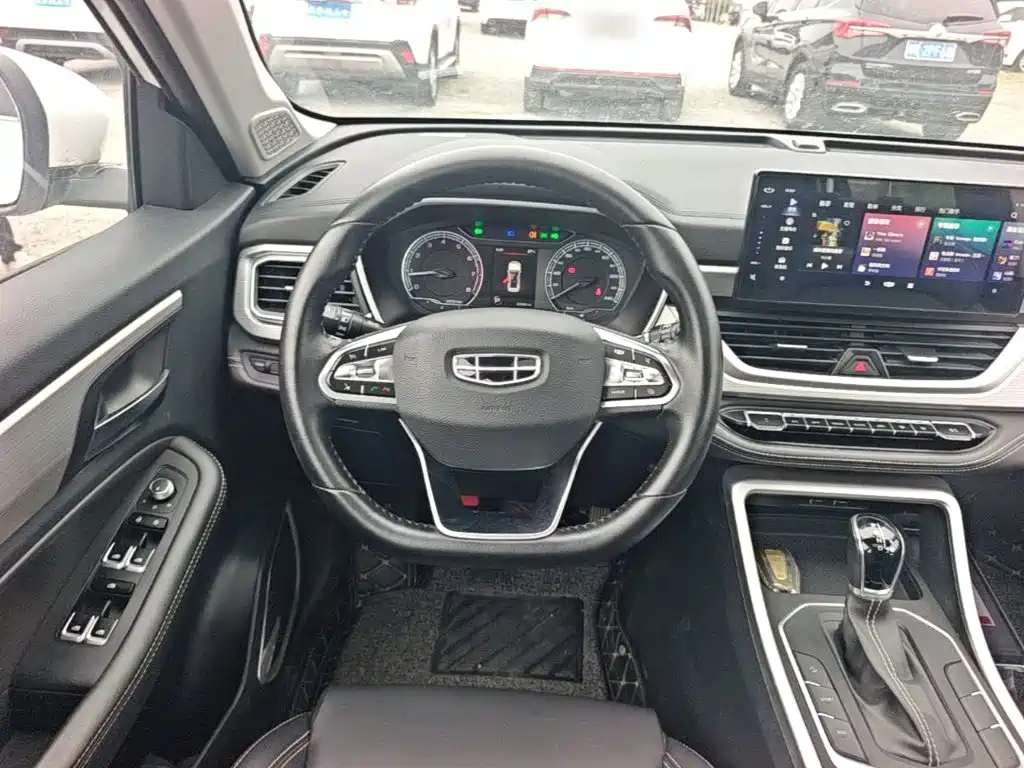 Geely Vision X6 — миниатюра 11