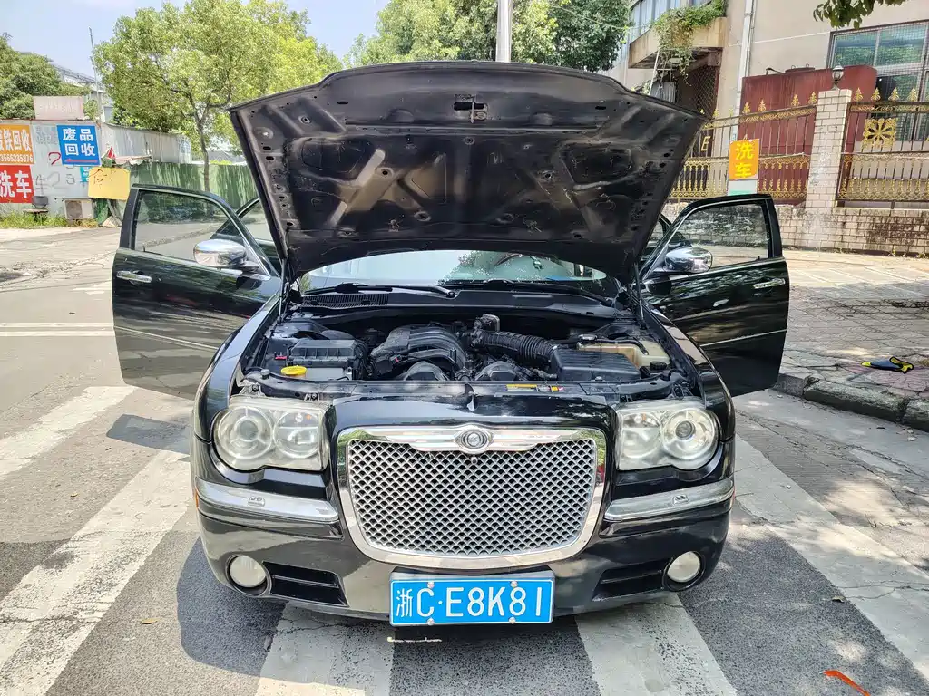 Chrysler 300C — миниатюра 14