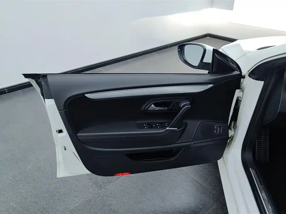 Volkswagen FAW - Passat CC CC 2018 1.8TSI Luxury