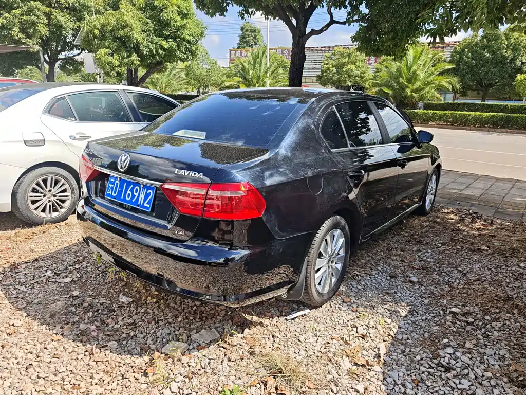 Volkswagen Lavida — миниатюра 5