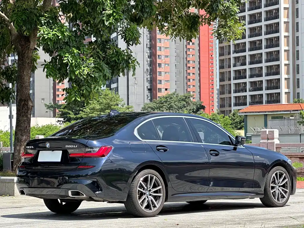 BMW 3 Series - фото 8