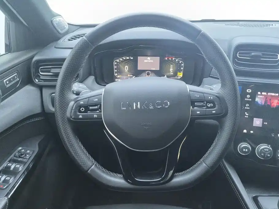 Lynk & Co 03 — миниатюра 15