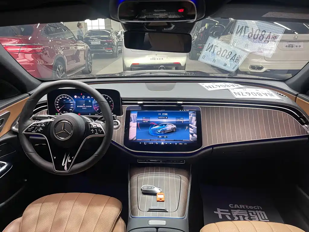 Mercedes-Benz E-Class — миниатюра 30