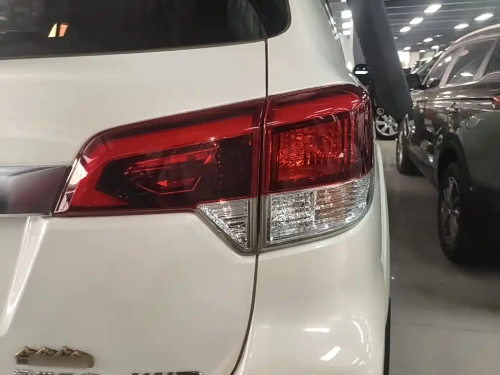Nissan Terra 2020 2.5L XL Upper 4WD AT Luxury