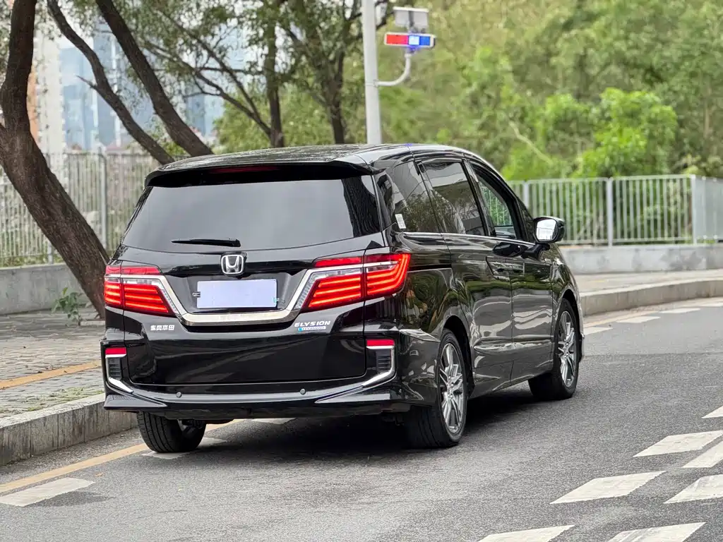 Honda Elysion — миниатюра 3