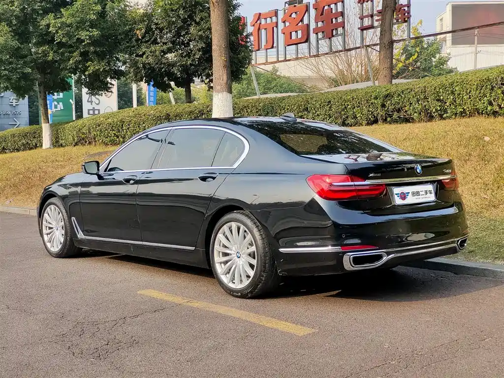 BMW 7 SERIES