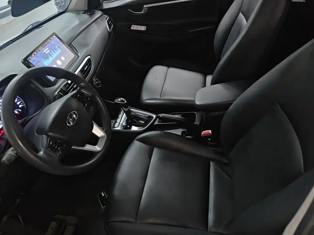 Hyundai Elantra — миниатюра 15